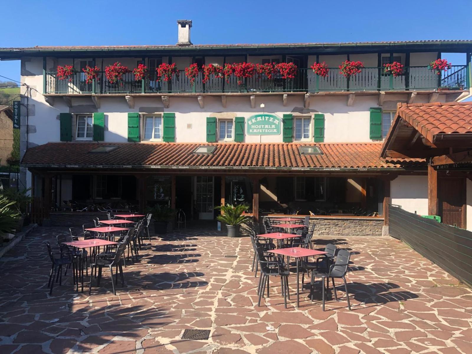 Hostal Ekaitza Hotel Lesaka Luaran gambar