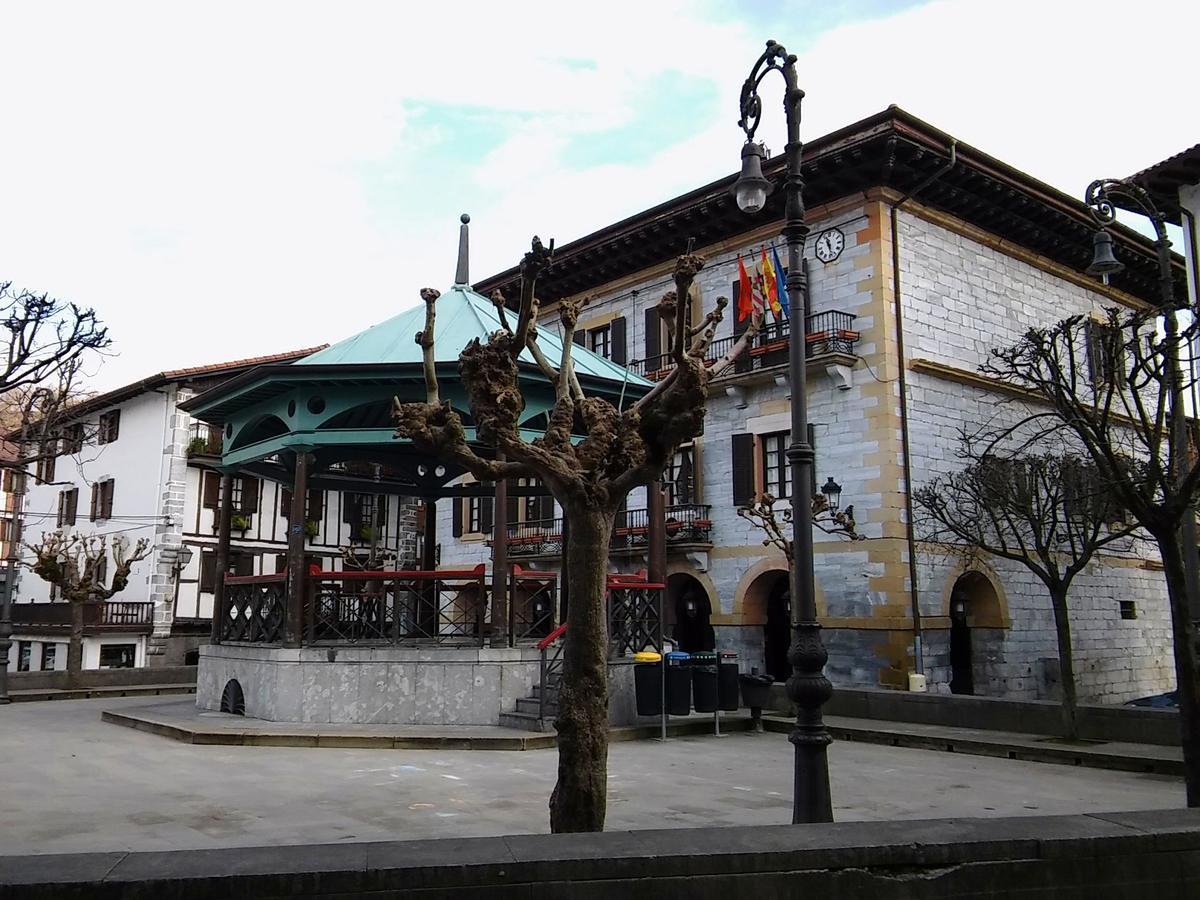Hostal Ekaitza Hotel Lesaka Luaran gambar